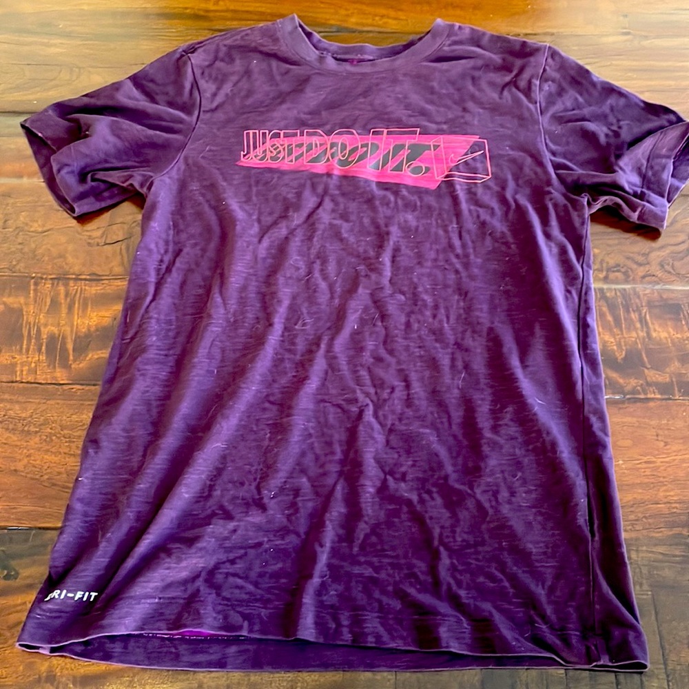 Men’s small Nike Dri-fit t-shirt, short sleeve